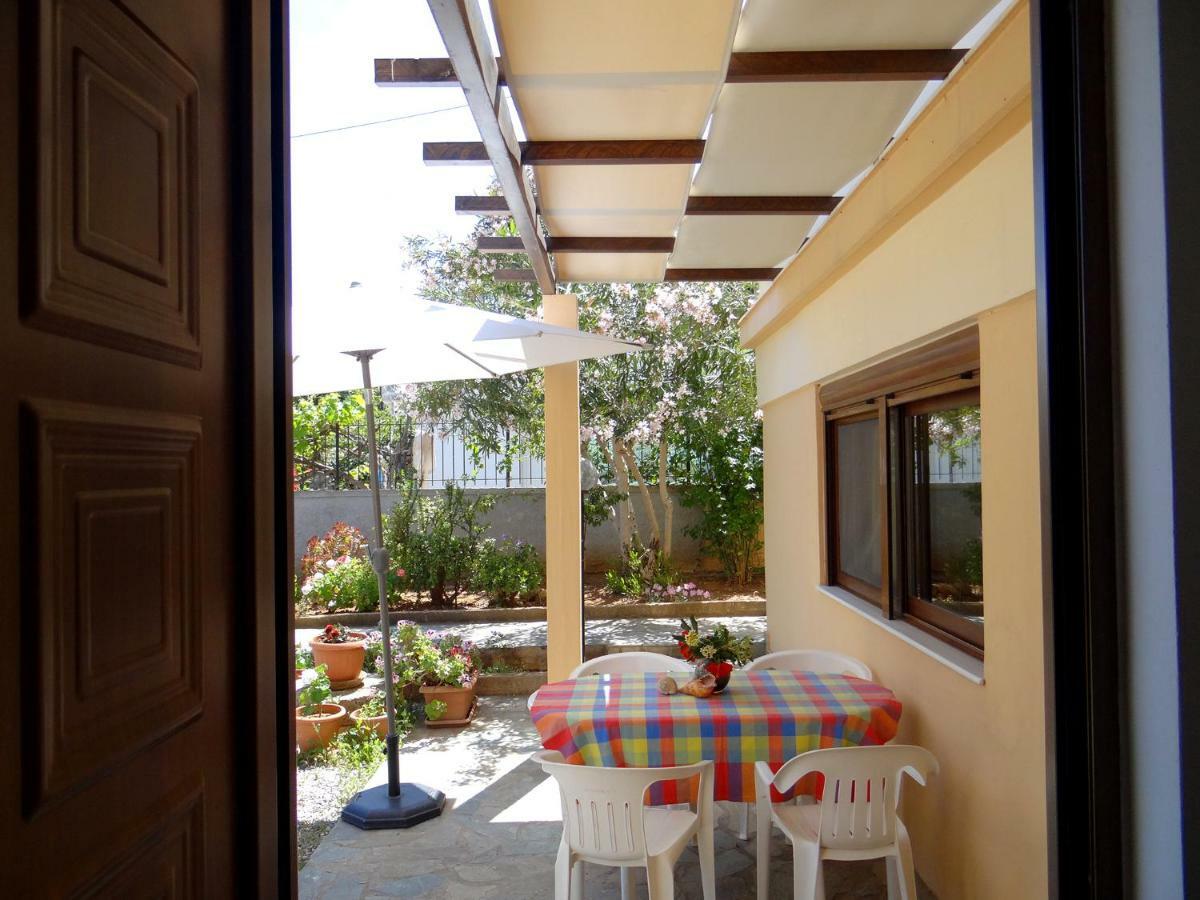 Apartment By The Sea Като-Даратсо Экстерьер фото
